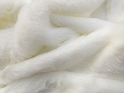 Medium Ivory White 25mm pile